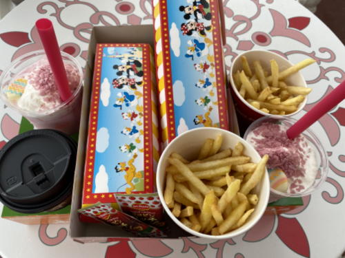東京ディズニーランドのリフレッシュメントコーナーのスペシャルセット