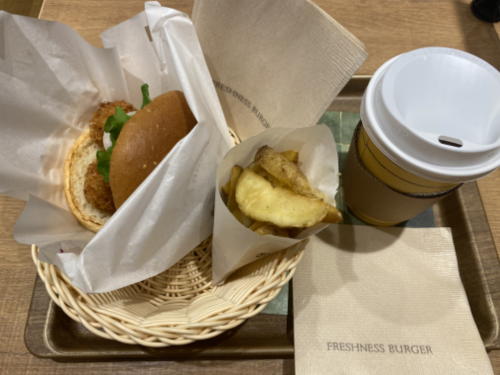 フレッシュネスバーガーのホタテフライバーガー赤しそタルタルセット